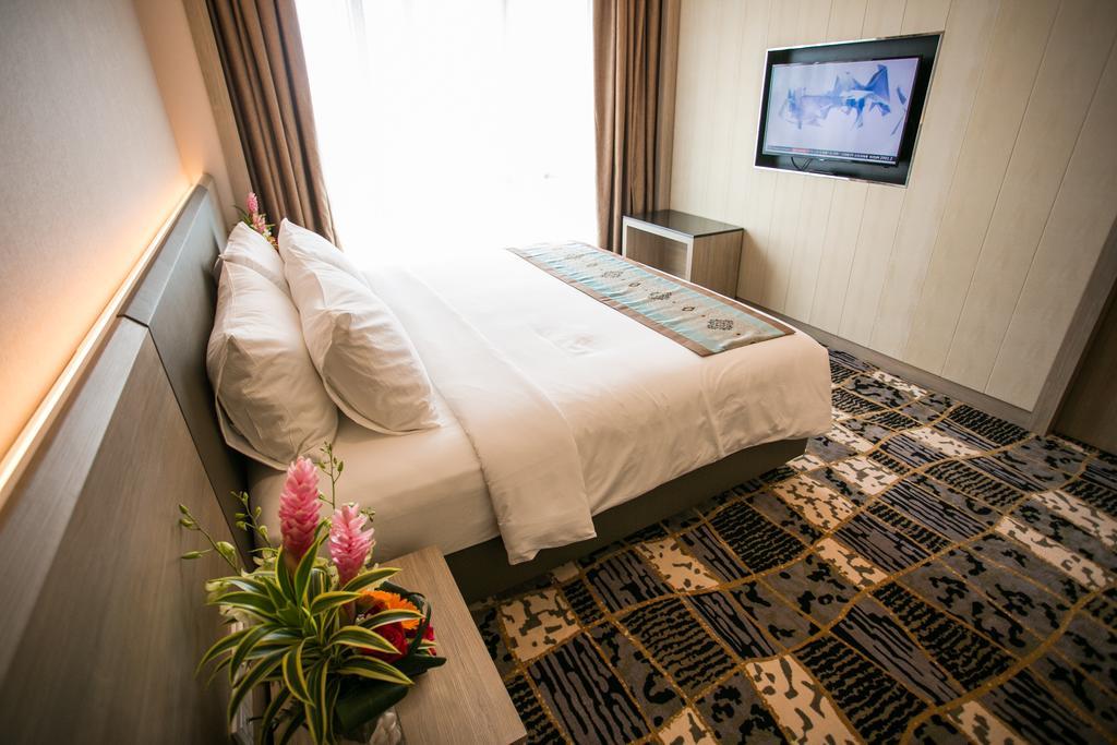 V8 Hotel Johor Bahru Exterior foto