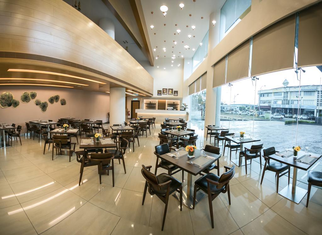 V8 Hotel Johor Bahru Exterior foto