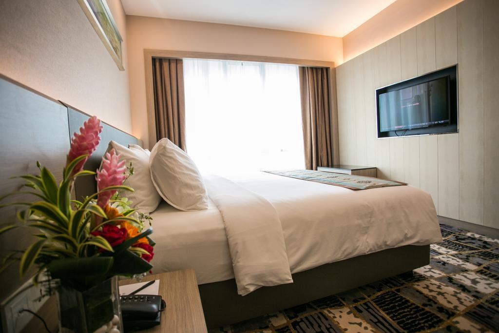 V8 Hotel Johor Bahru Exterior foto
